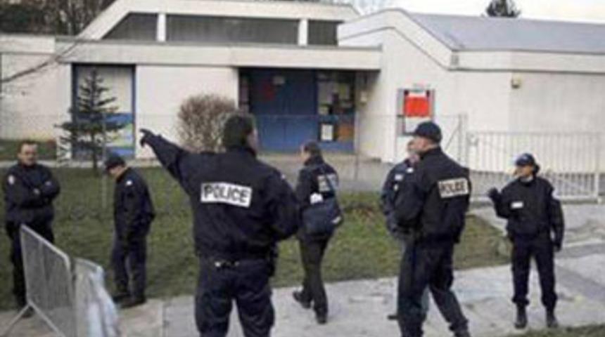 17'lik gen&ccedil; kılı&ccedil;larla kreş bastı