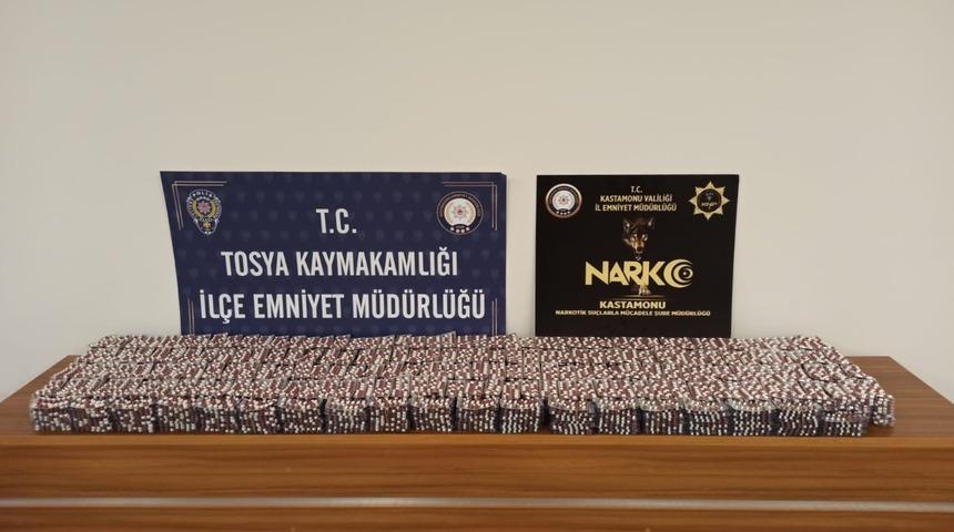 Kastamonu'da 27 bin 967 sentetik ecza hapı ele geçirildi