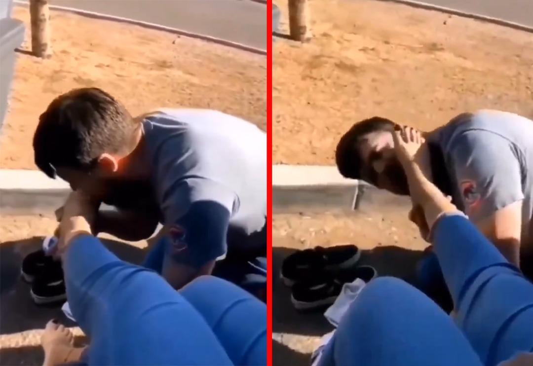 B&ouml;yle aşk g&ouml;r&uuml;lmedi! &Ccedil;orabını &ccedil;ıkartıp ayaklarını yaladı... Yetmedi defalarca &ouml;pt&uuml;: Sosyal medya bunu konuşuyor