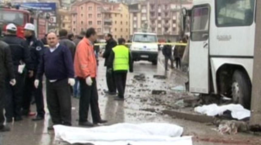 Başkent'te otob&uuml;s dehşeti: 2 &ouml;l&uuml;