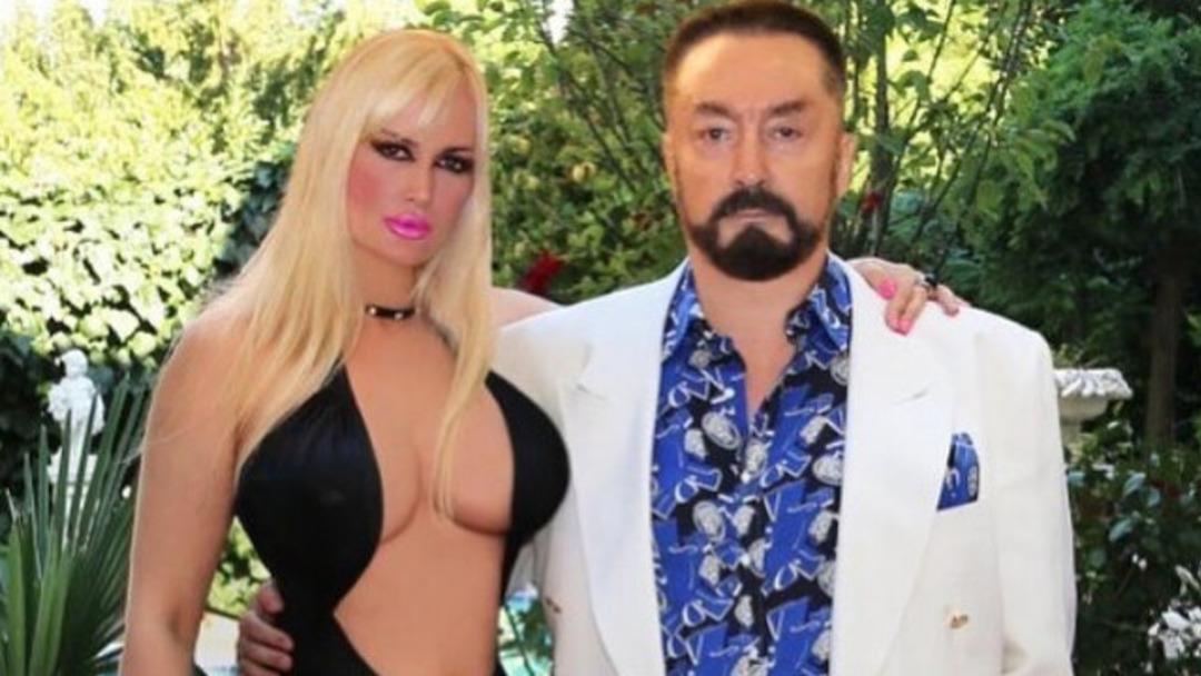 Adnan Oktar'a "&Ccedil;ok b&uuml;y&uuml;k maddi akışlar oluyor" dedi! Duruşma salonunda yaşananları "Korkun&ccedil;" diyerek anlattı