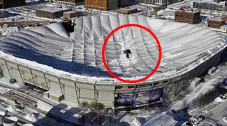 Stadyumun &ccedil;atısı b&ouml;yle &ccedil;&ouml;kt&uuml;