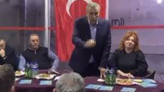 AK Partili adaydan seçmene el hareketi! Sosyal medyada tepki çekti