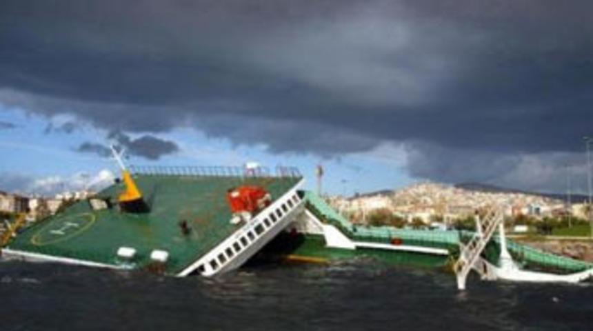 Maltepe a&ccedil;ıklarında y&uuml;k gemisi battı