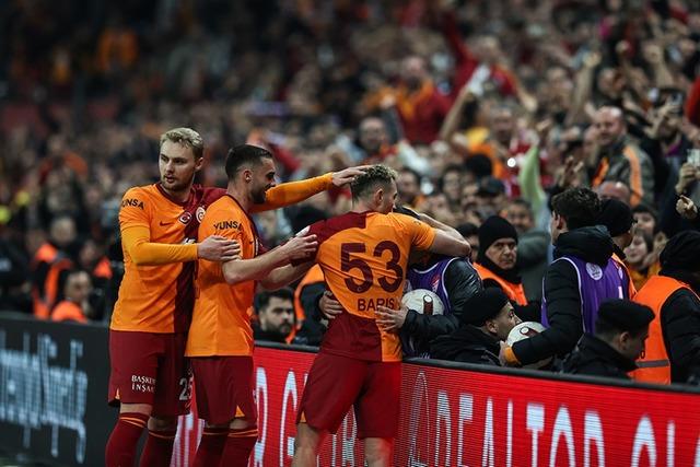 Galatasaray yönetimi, Sparta Prag maçına dev prim belirledi! 640xauto