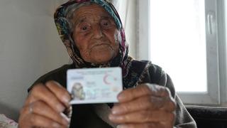 Türkiye'nin en yaşlı insanı! Tek isteğini açıkladı Evime mutfak yapılsın, çay pişireceğim