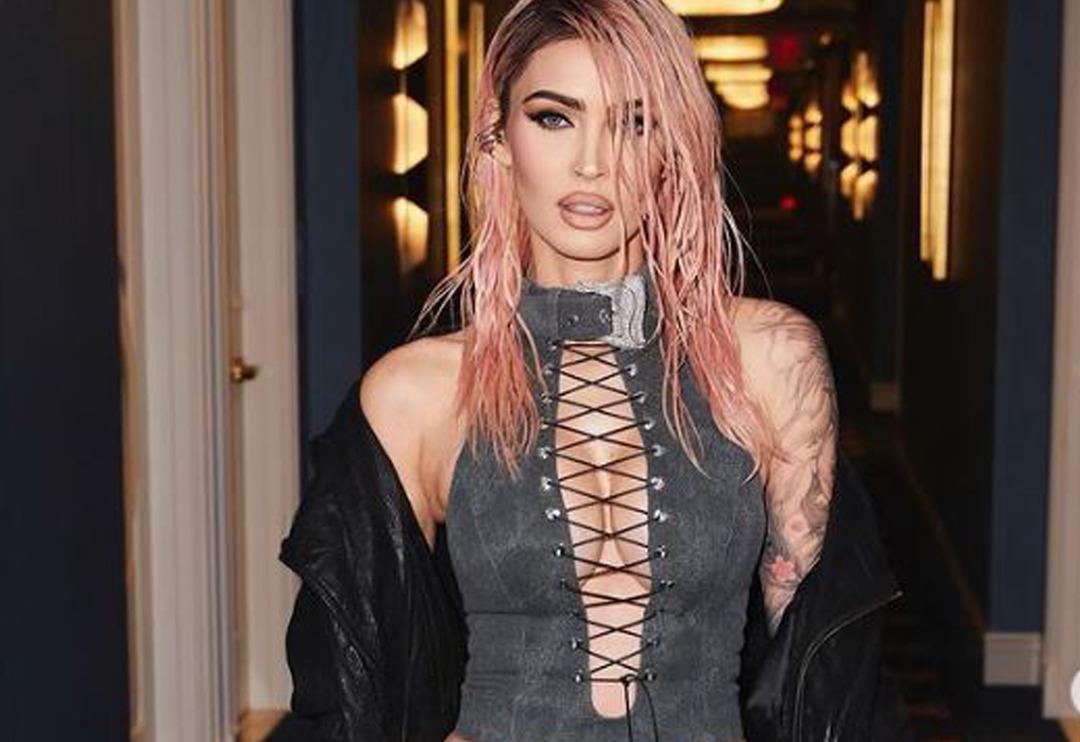 Megan Fox kendini 's&uuml;per pahalı silikon ger&ccedil;ek seks bebeği'ne benzetince tepki &ccedil;ekti