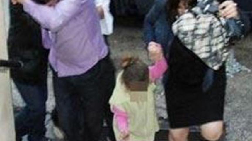 K&uuml;&ccedil;&uuml;k &ccedil;ocuk fuhuş şebekesini &ccedil;&ouml;kertti