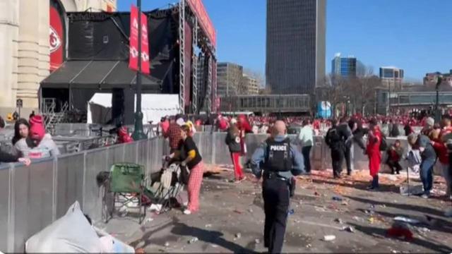 Kansas City'deki Super Bowl şampiyonluk kutlaması kana bulandı! Amerikan Başkanı Joe Biden açıklama yaptı 640xauto