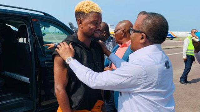 Kongolu futbolcu Luvumbu, siyasi mesaj gerekçesiyle Ruanda kulübünden gönderildi