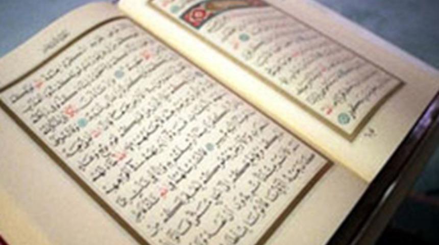 Fısıltıyla Kur'an okuyordu, bombacı sandılar