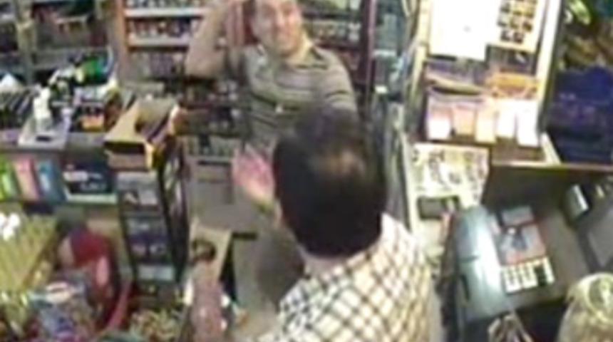 Hırsızı sopayla d&ouml;vd&uuml;