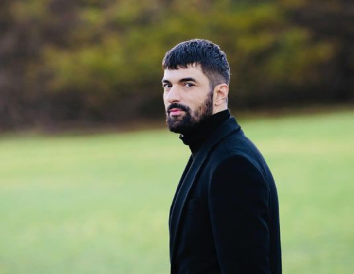 Adım Farah'ın Tahir'i Engin Akyürek tarzıyla sosyal medyanın diline düştü! 'Damat pijaması gibi'  G4