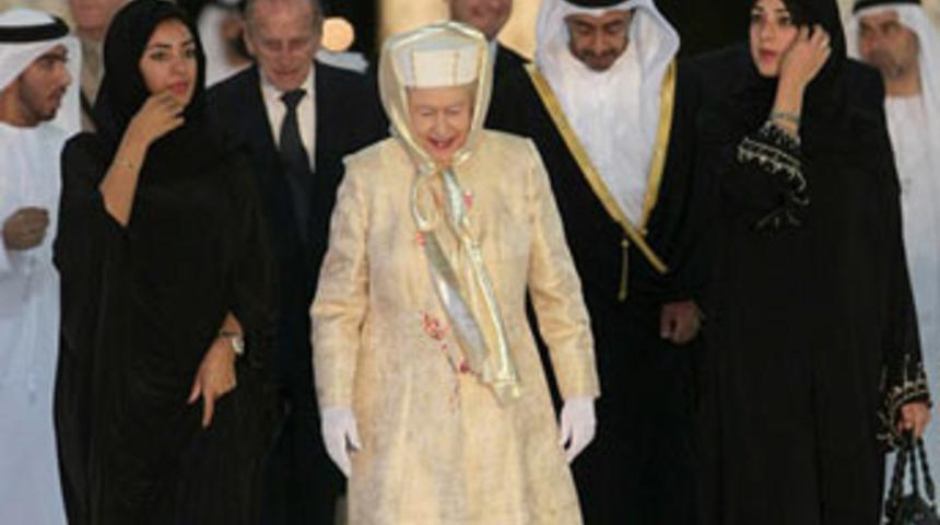 Krali&ccedil;e Abu Dabi'de &ouml;rt&uuml;nd&uuml;!