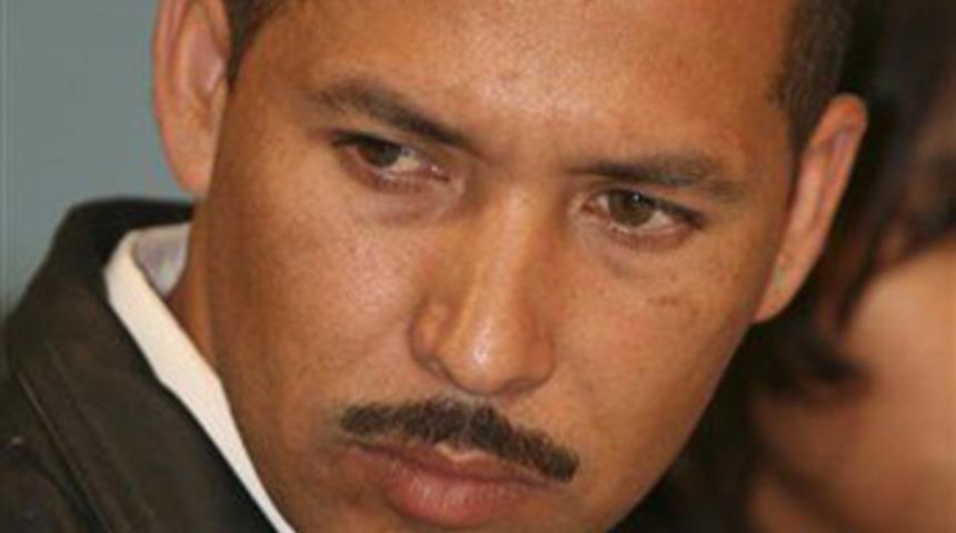 Belediye başkanını taşlayarak &ouml;ld&uuml;rd&uuml;ler