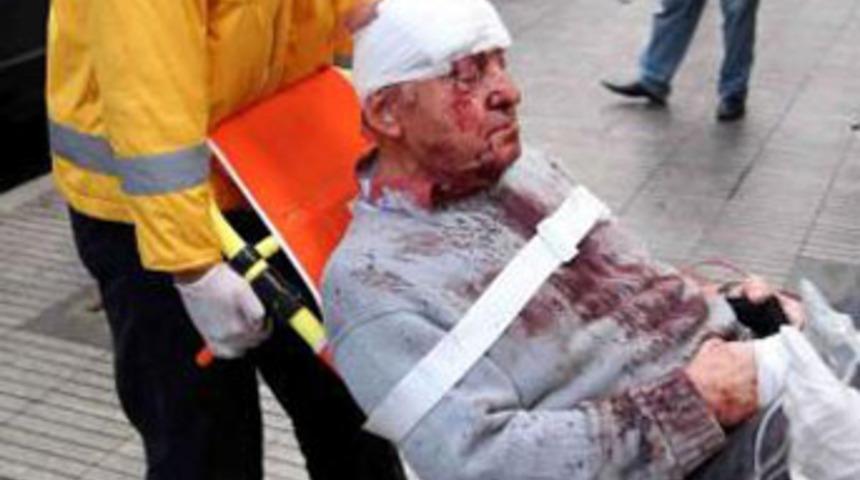 Şizofren oğul anne- babasını bıçakladı