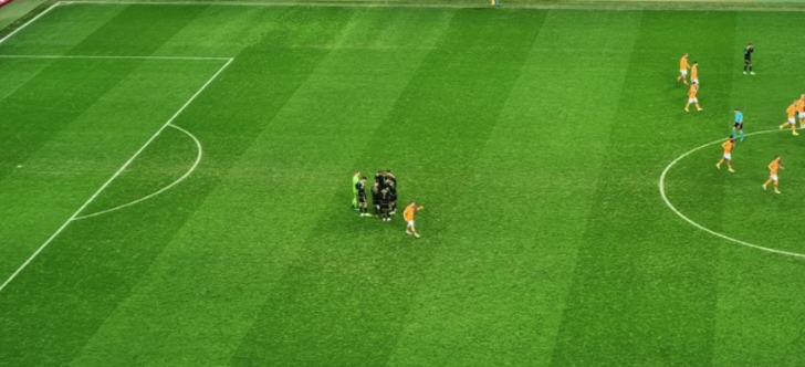 Kerem Demirbay'ın golü sonrası Sparta Praglı oyuncular şaştı! Kaleci hariç herkes geldi, toplantı yaptılar  G3