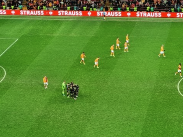 Kerem Demirbay'ın golü sonrası Sparta Praglı oyuncular şaştı! Kaleci hariç herkes geldi, toplantı yaptılar 