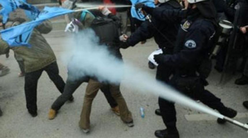 Ankara karıştı, &ouml;ğrencilere m&uuml;dahale geldi