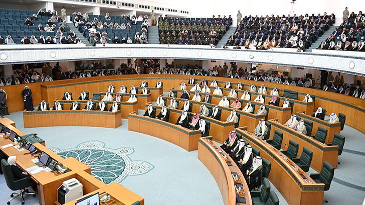 Kuveyt Emiri parlamentoyu feshetti!
