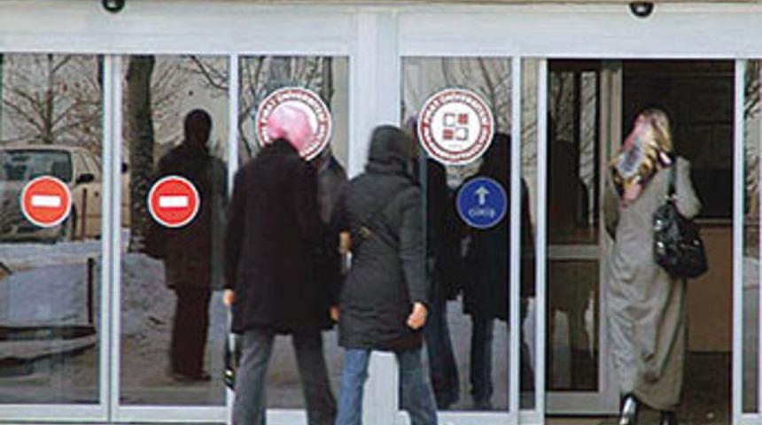 Baş&ouml;rt&uuml;l&uuml; &ouml;ğrencilere ilgin&ccedil; soru