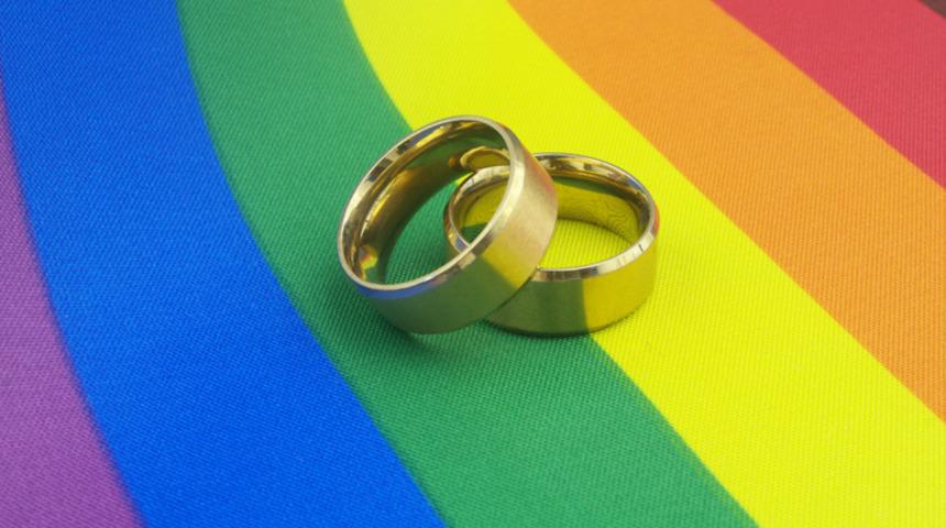 Komşudan 'eşcinsel evliliğe' onay çıktı! Çocuk detayı dikkat çekti