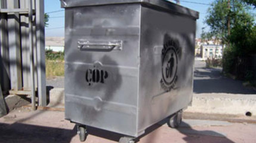 Bebeğini &ccedil;&ouml;pe attı, ka&ccedil;ırıldı diye ihbar etti