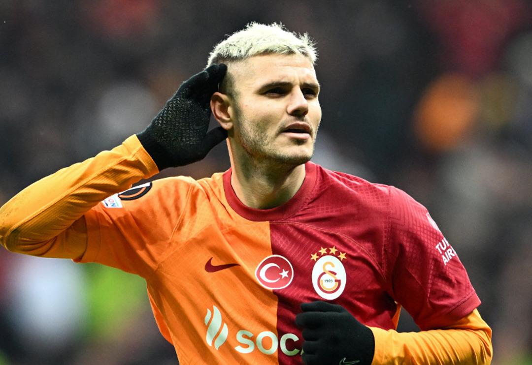 Icardi'nin gol&uuml; attığı esnada dikkat &ccedil;eken detay! Taraftarların dikkatinden ka&ccedil;madı, ma&ccedil; sonunda direkt soyunma odasına gitti...