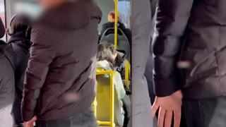 Metrobüste iğrenç olay! Dakikalarca taciz etti, başka bir yolcu kameraya aldı