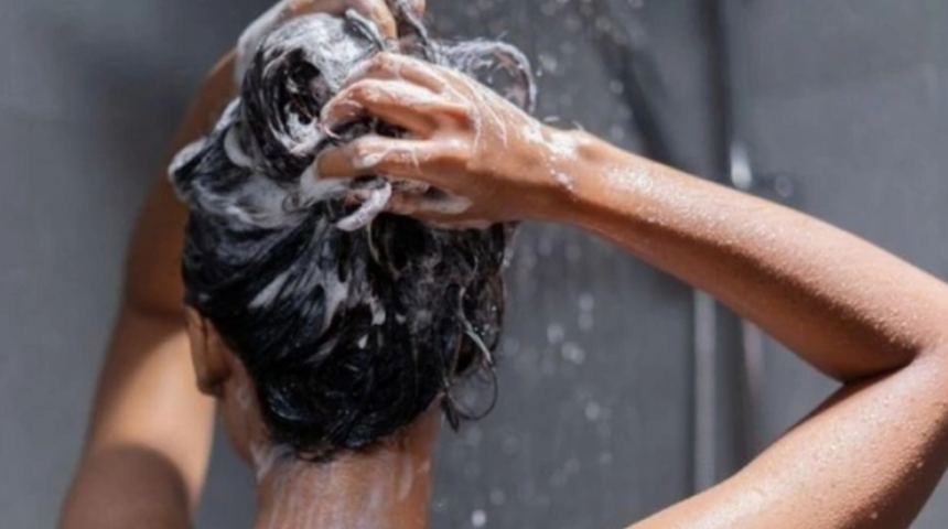Yıllardır yanlış biliniyormuş! Şampuan kullanırken yapılan 3 hata