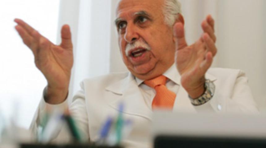 52 hastasına narkozluyken tecav&uuml;z etti!