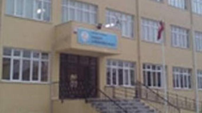 Tacizci m&uuml;d&uuml;r vekili serbest!