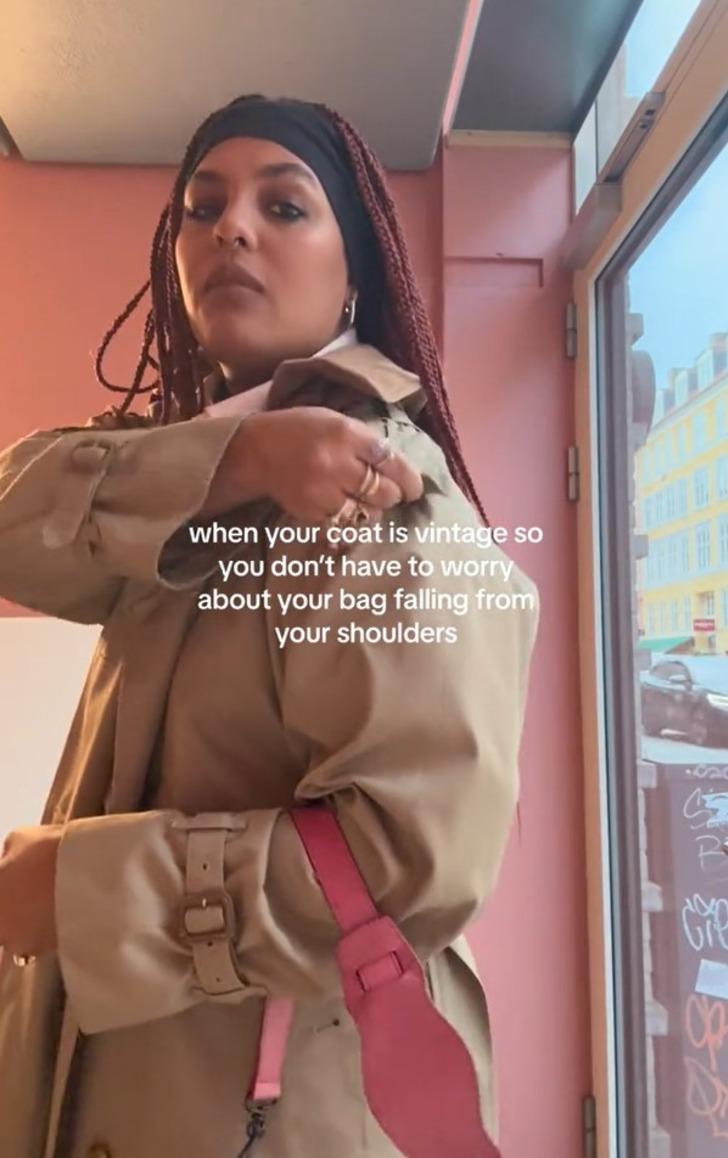 Ne işe yaradığını öğrenince ağzınız açık kalacak! Palto ve trençkotların omzunda duruyor G2