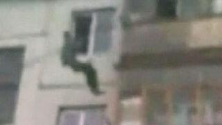 Düştü, toparlandı, yine tırmandı...