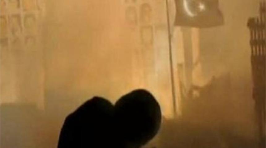 ABD'de bayraklı afişe T&uuml;rk tepkisi