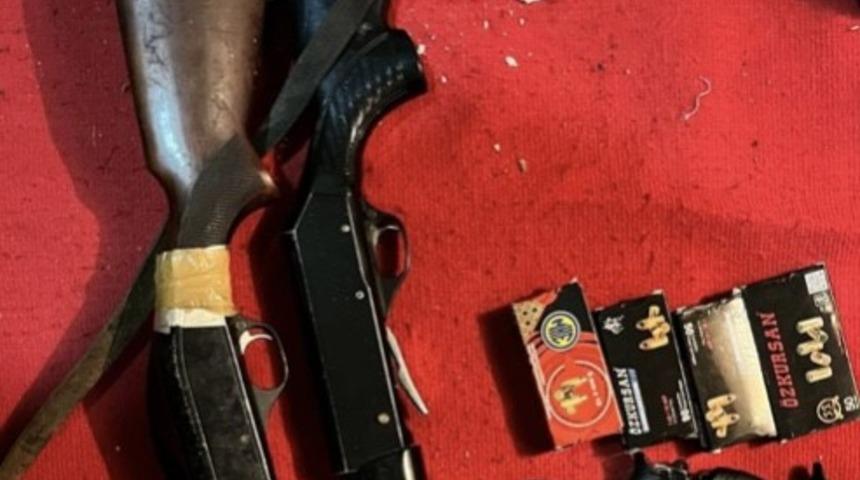 Kırklareli’de bir evde ruhsatsız silahlar ele geçirildi