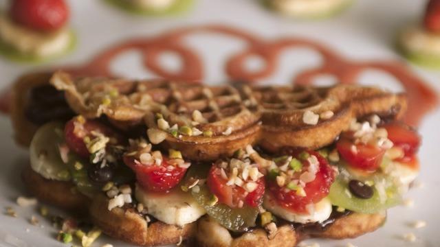 İki kişilik waffle tarifi! Kolay ve pratik 2 kişilik waffle nasıl yapılır, malzemeleri neler? İşte püf noktası...