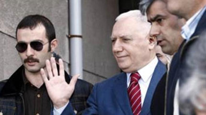 Prof. Dr. Haberal hastaneye kaldırıldı