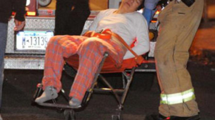 &Uuml;&ccedil; yaşındaki &ccedil;ocuğu yedinci kattan attı