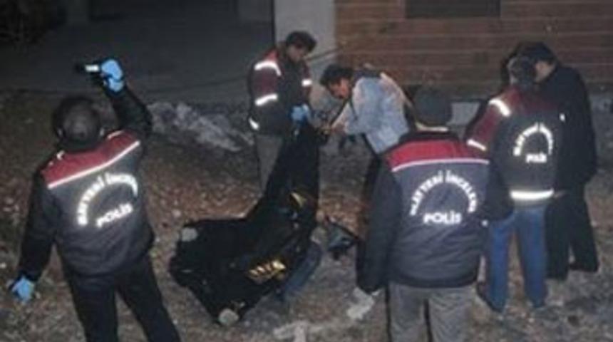 Kendini 11. kattan boşluğa bıraktı