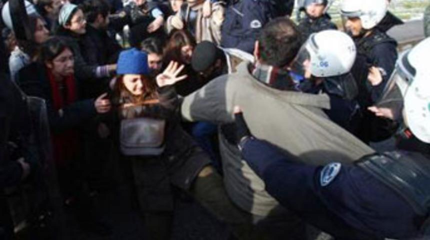 Erdoğan'a ODT&Uuml;'de protesto!