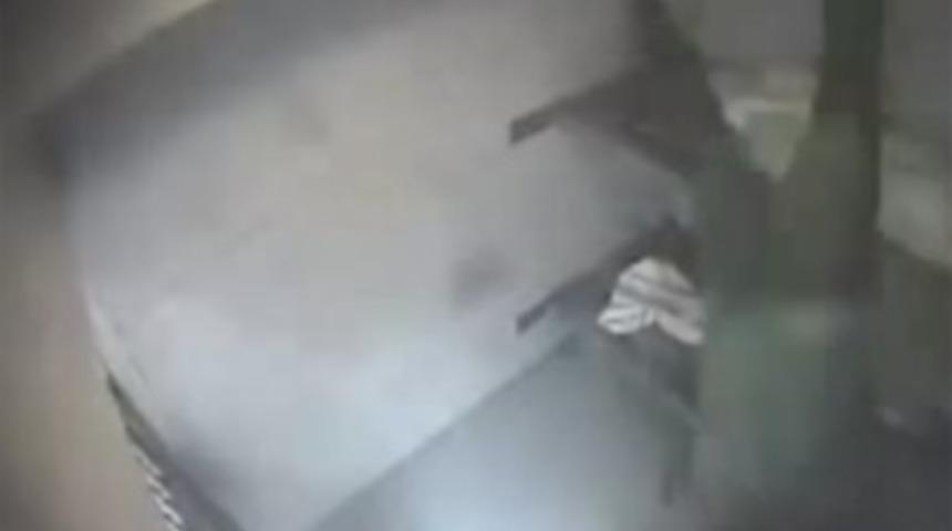 En sa&ccedil;ma firar girişimi!