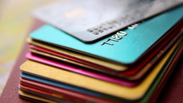 3 kamu bankası müdüründen banka kartı kararı! Bakan Bolat milyonları ilgilendiren gelişmeyi duyurdu: Akaryakıt dahil komisyon oranlarına indirim