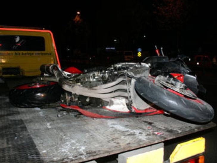 İzmir'de motor kazası: 2 ölü