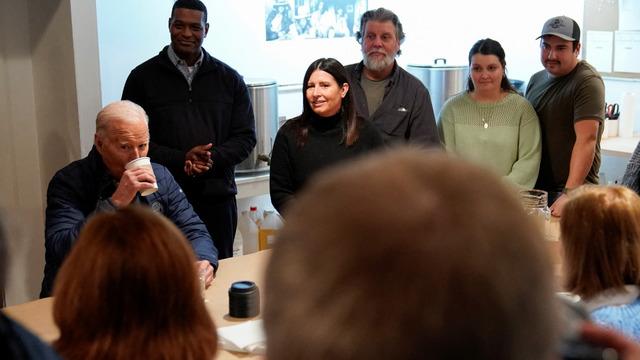 Biden kimyasal felaket sonrası Cahit Aral'dan rol çaldı! Zehirli olmadığını göstermek için...