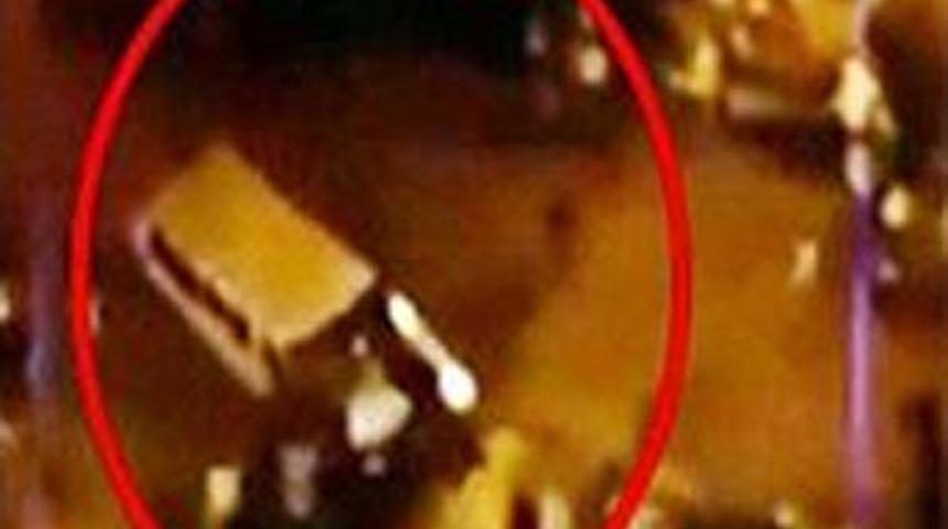 Onlarca insanı ezerek ge&ccedil;ti