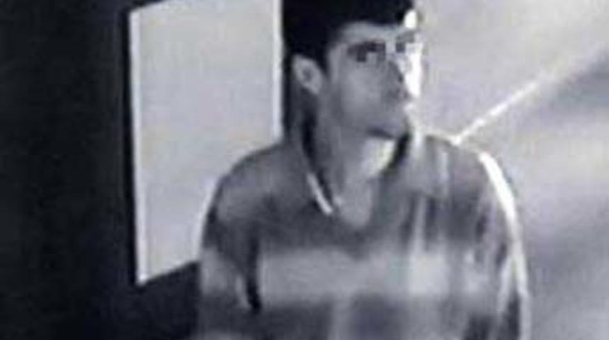 Sapık g&uuml;venlik kamerasına takıldı!