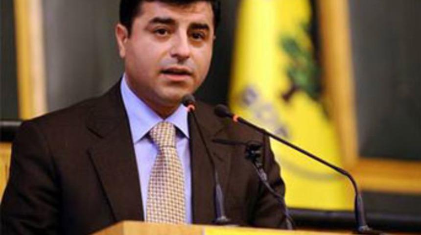 Demirtaş grup toplantısında Kürtçe konuştu