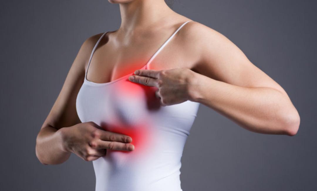 &Uuml;nl&uuml; estetik&ccedil;i uyardı: "G&ouml;ğ&uuml;s b&uuml;y&uuml;kl&uuml;ğ&uuml; ciddi sağlık sorunlarına yol a&ccedil;abilir"