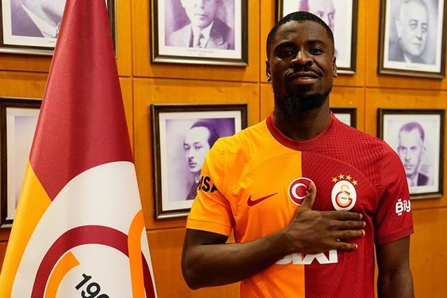 Galatasaray'ın yeni transferi Serge Aurier'den kötü haber gelmişti! Yıldız isim Süper Lig ve Avrupa o maçlarda forma giyemeyecek 640xauto